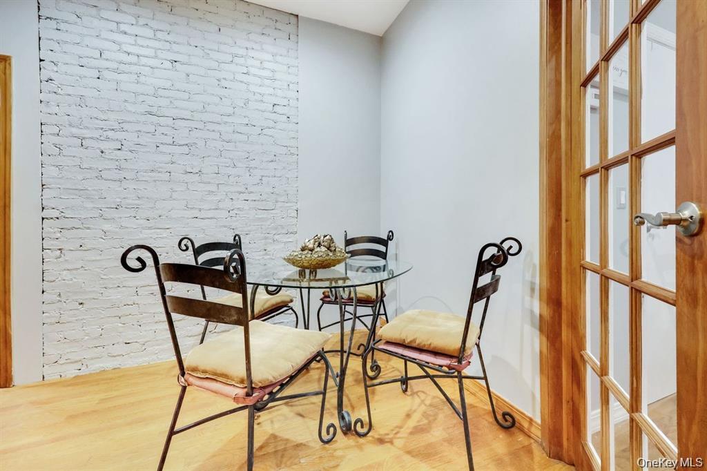 Malverne, New York 11565, United States, 5 Bedrooms Bedrooms, ,3 BathroomsBathrooms,Residential,Active,248966