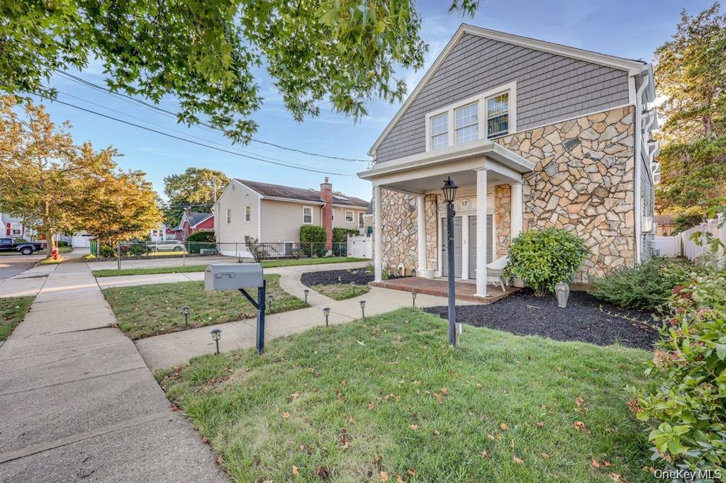 Malverne, New York 11565, United States, 5 Bedrooms Bedrooms, ,3 BathroomsBathrooms,Residential,Active,248966