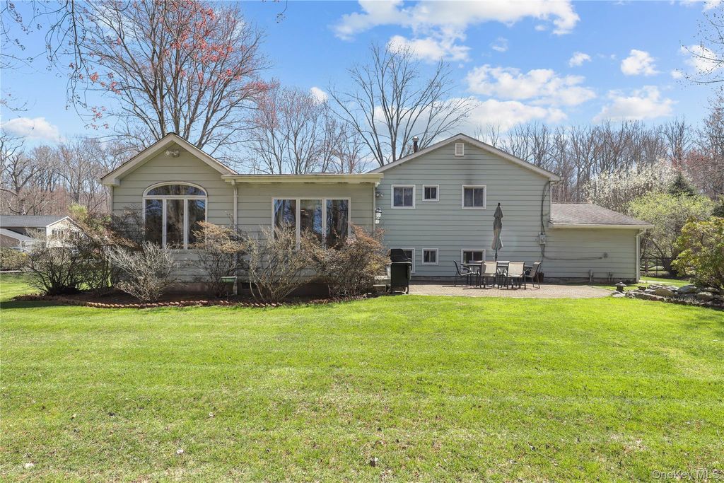 Photo of 2378 Pine Grove Court, Yorktown Heights, NY 10598 (MLS # 983321)