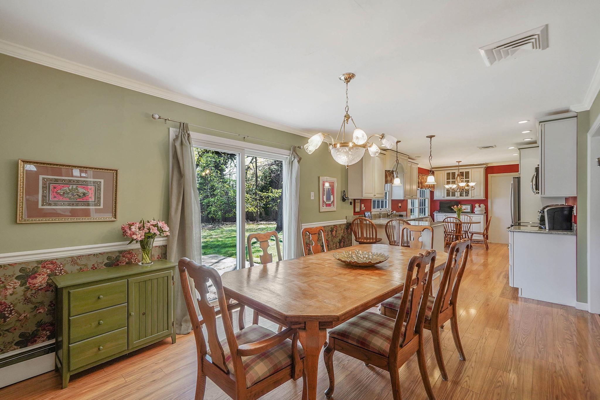 18 Botany Lane, Stony Brook, New York image 4