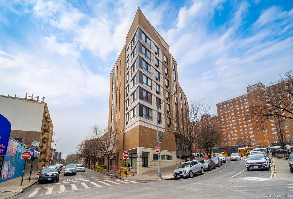 Photo of 150 Featherbed Lane #4B, Bronx, NY 10452 (MLS # 989691)