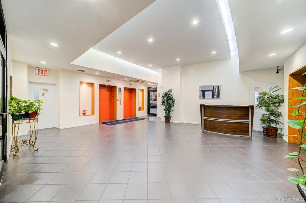 Photo of 150 Featherbed Lane #4B, Bronx, NY 10452 (MLS # 989691)