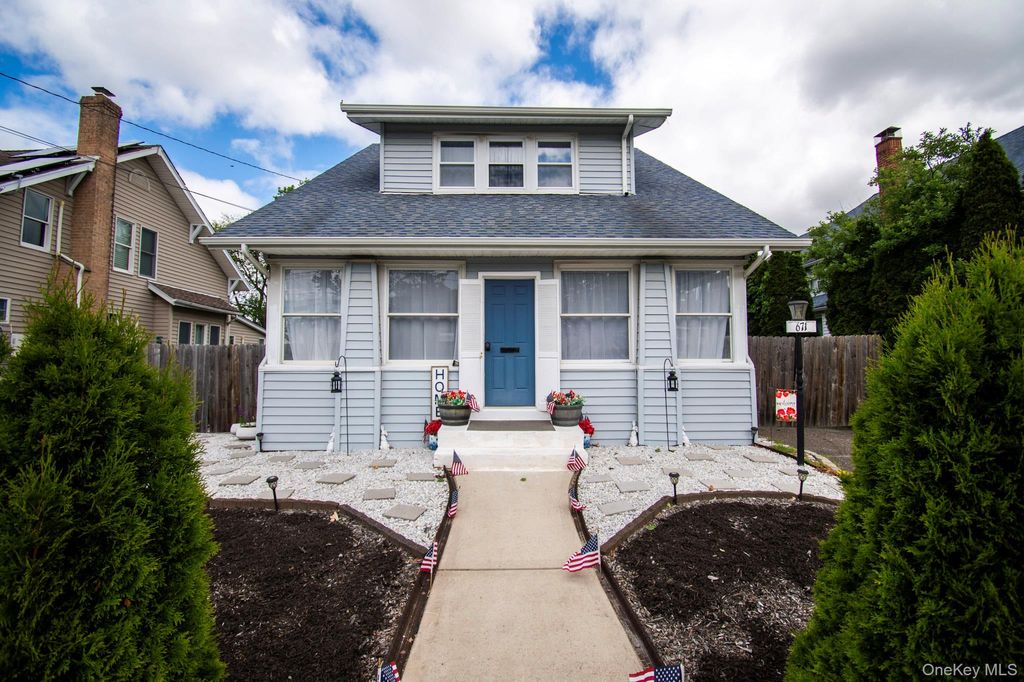 Photo of 671 Arlington Avenue, Baldwin, NY 11510 (MLS # 1007006)
