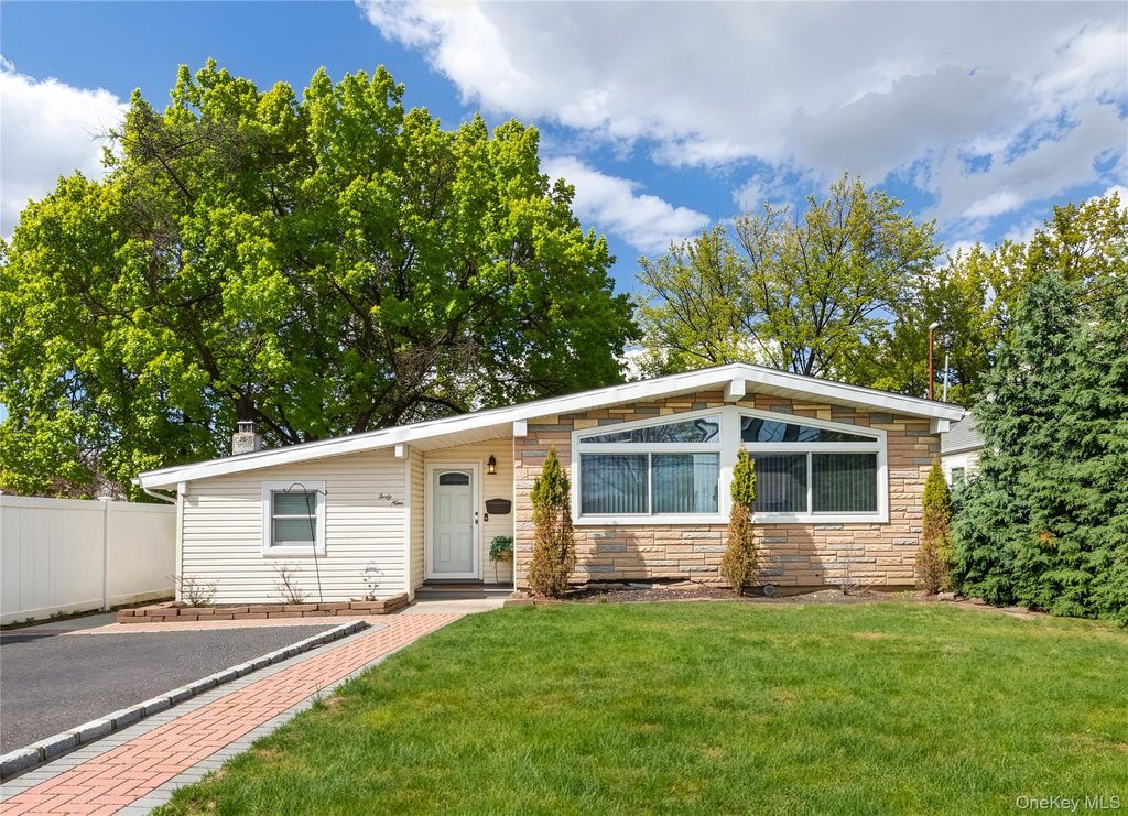 Photo of 49 Campbell Street, Patchogue, NY 11772 (MLS # 988881)