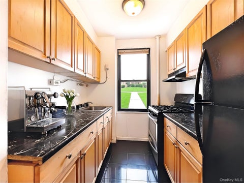Apartment For Rent - 98-50 63 Drive #1E<br/> Rego Park, NY 11374