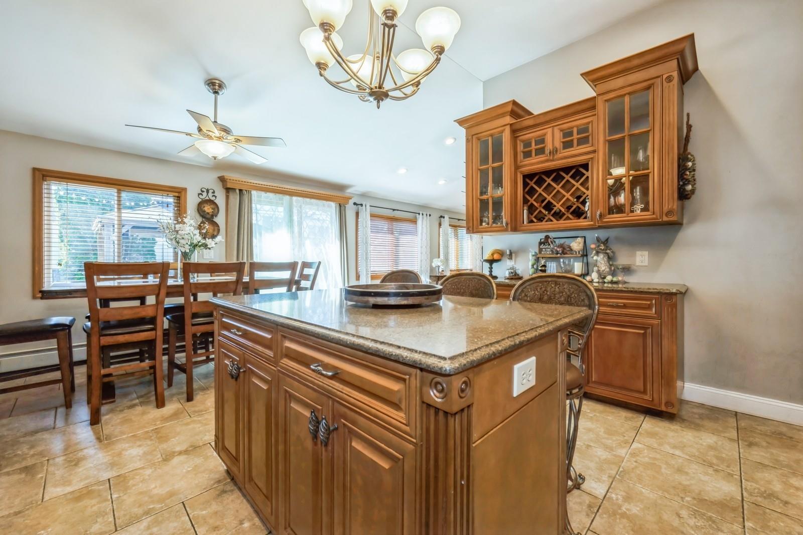 40 Mist Lane, Westbury, New York image 6