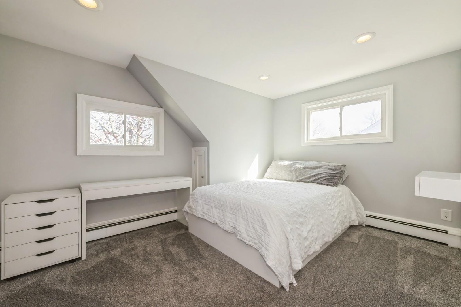 40 Mist Lane, Westbury, New York image 15