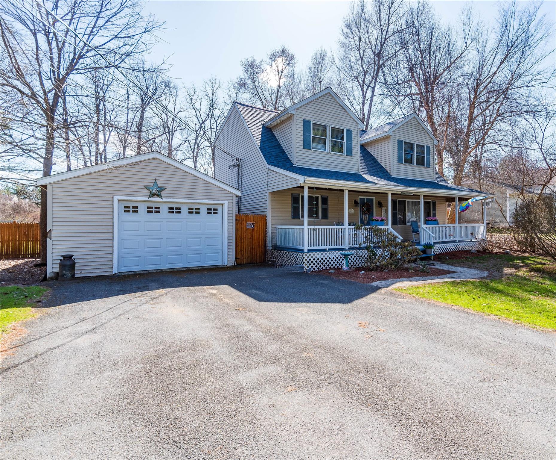 Property for Sale at Barclay Lane, Saugerties, New York - Bedrooms: 4 
Bathrooms: 2 
Rooms: 9  - $439,000