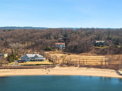 15 Hoffstot Lane Sands Point NY 11050