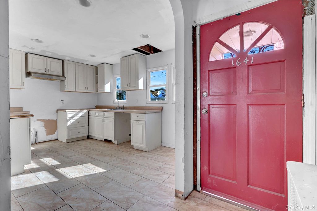 Photo of 1009 Centennial Avenue, North Baldwin, NY 11510 (MLS # 965561)