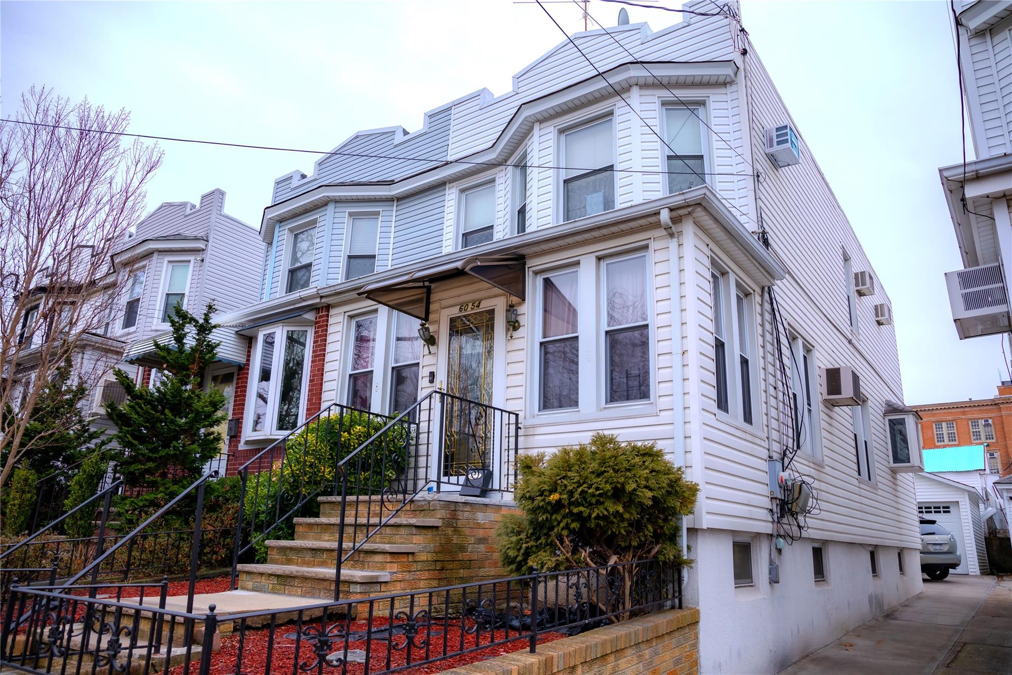 6054 59th Drive, Maspeth, New York image 1