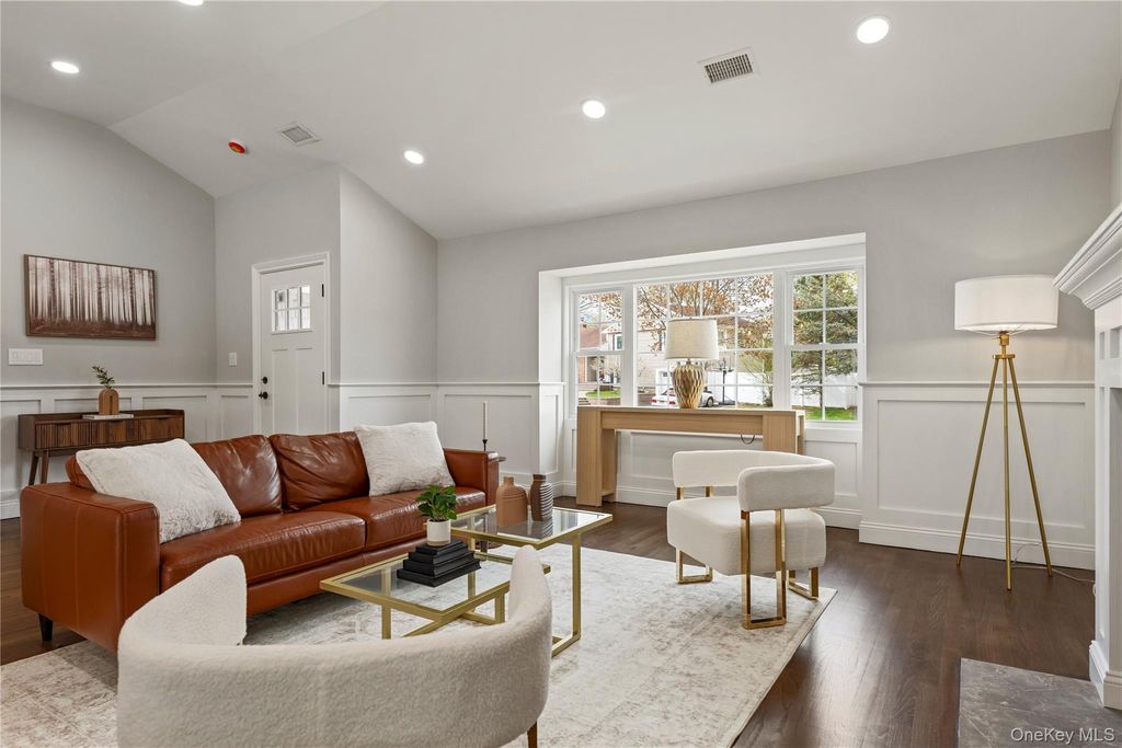 Photo of 16 Eleanor Road, Plainview, NY 11803 (MLS # 987501)