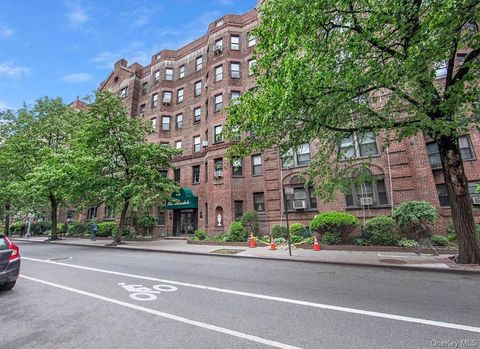 Photo of 34-24 82nd. Street #1N, Jackson Heights, NY 11372 (MLS # 958249)