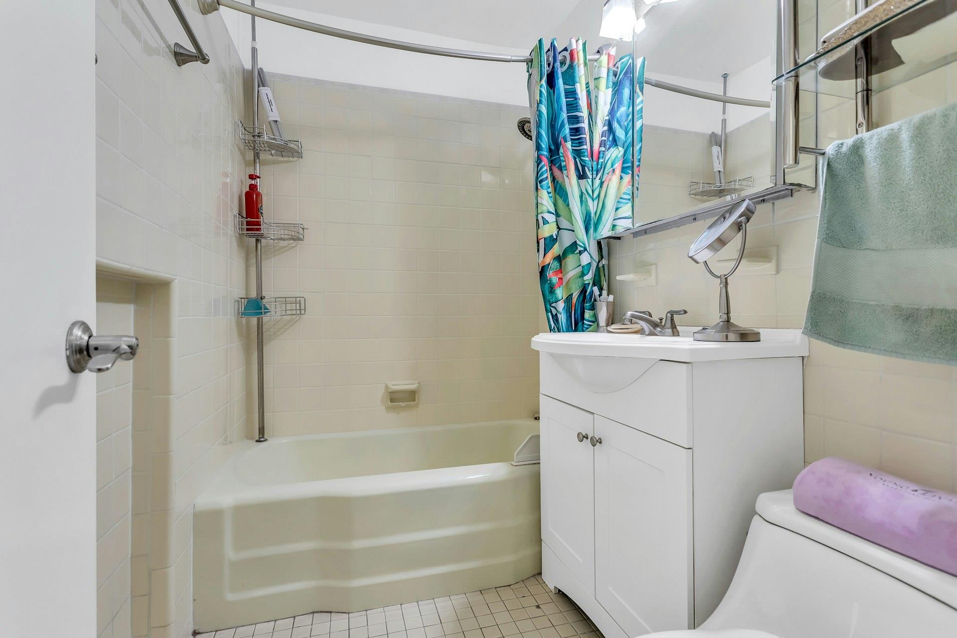 6636 Yellowstone Boulevard #6E, Forest Hills, New York image 20