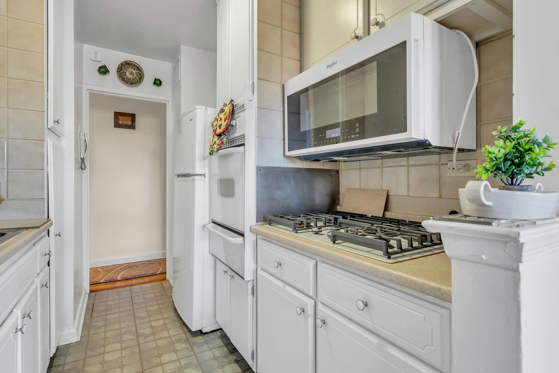 6636 Yellowstone Boulevard #6E, Forest Hills, New York image 16