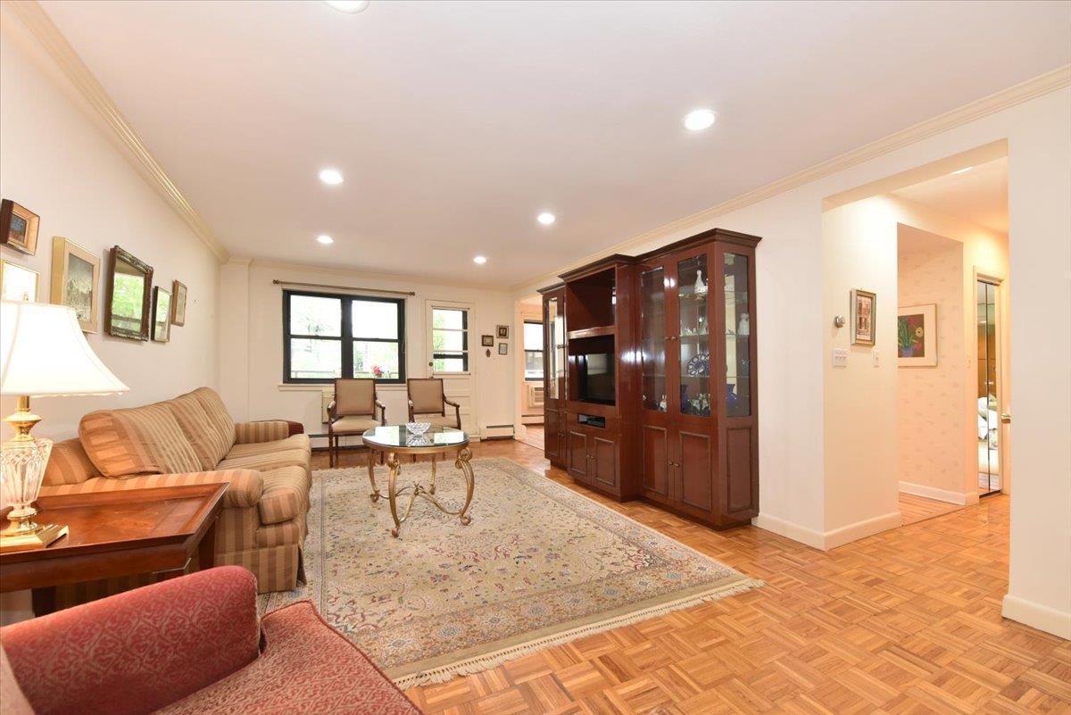 40 Stoner Avenue #1M, Great Neck, New York image 10