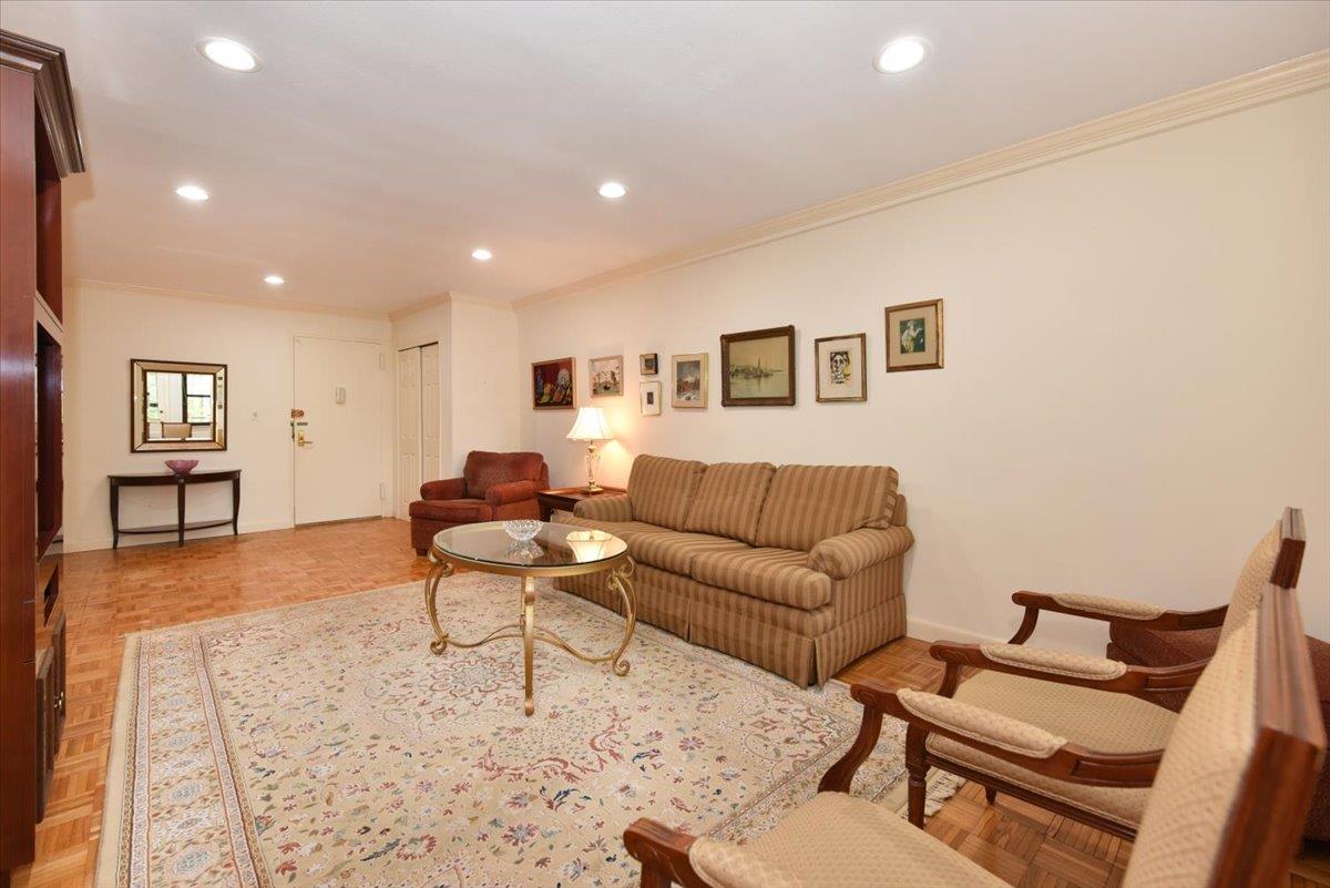 40 Stoner Avenue #1M, Great Neck, New York image 13