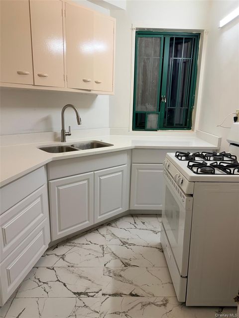 Condo For Sale - 1938 East Tremont Ave Ave #1G<br/> Bronx County, Bronx, NY 10462