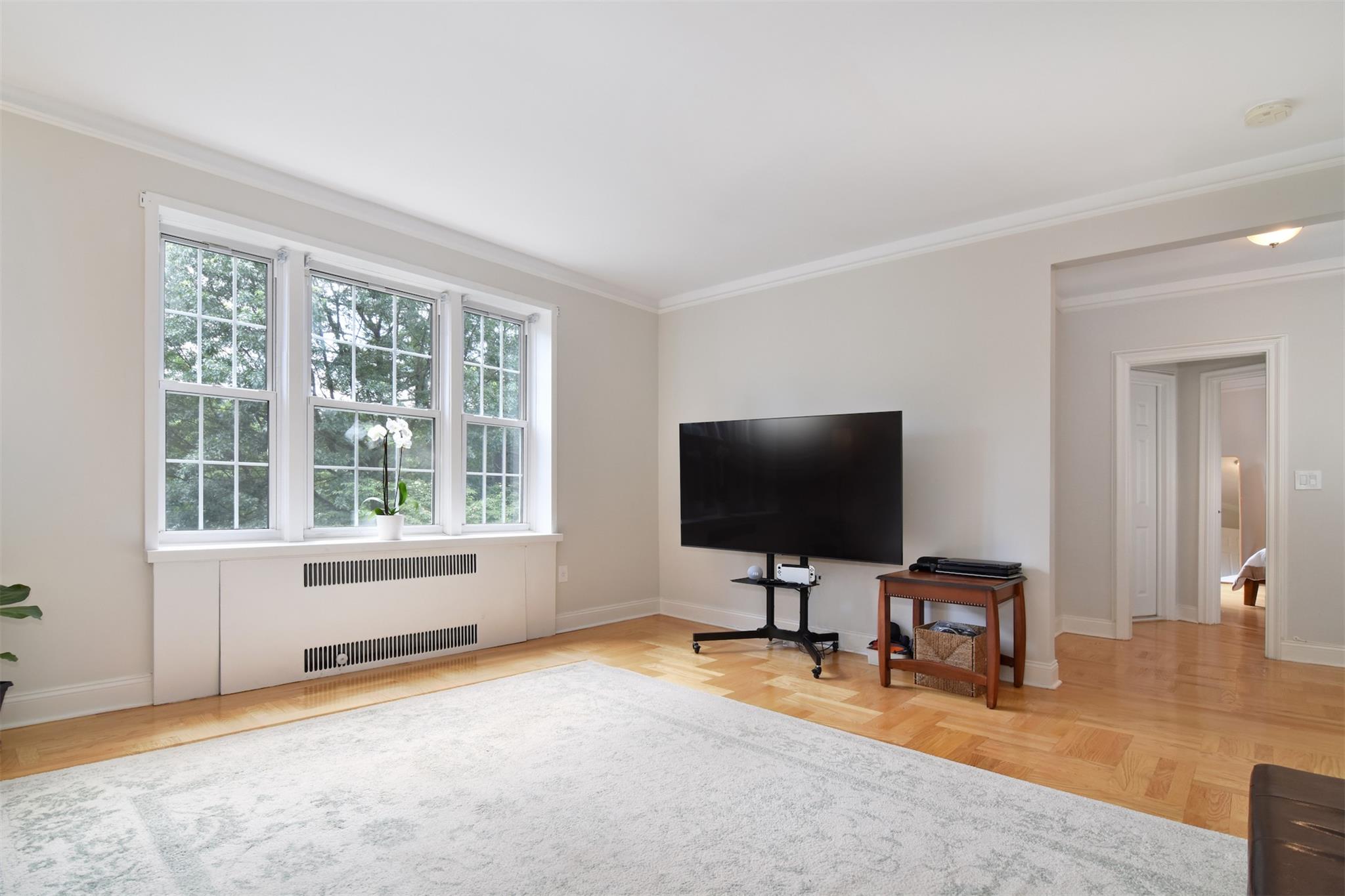 6 Midland Gardens 2E