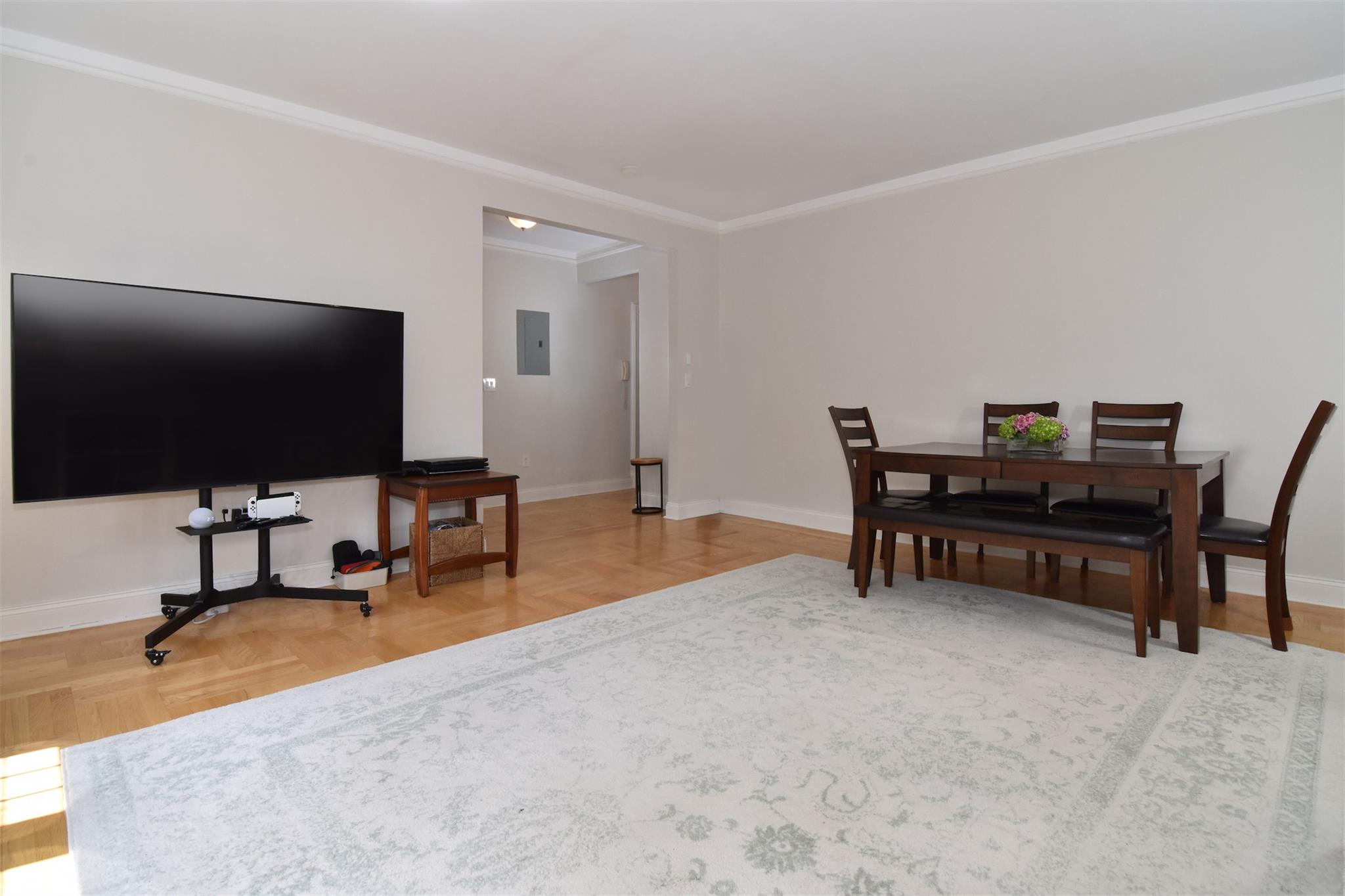 6 Midland Gardens 2E