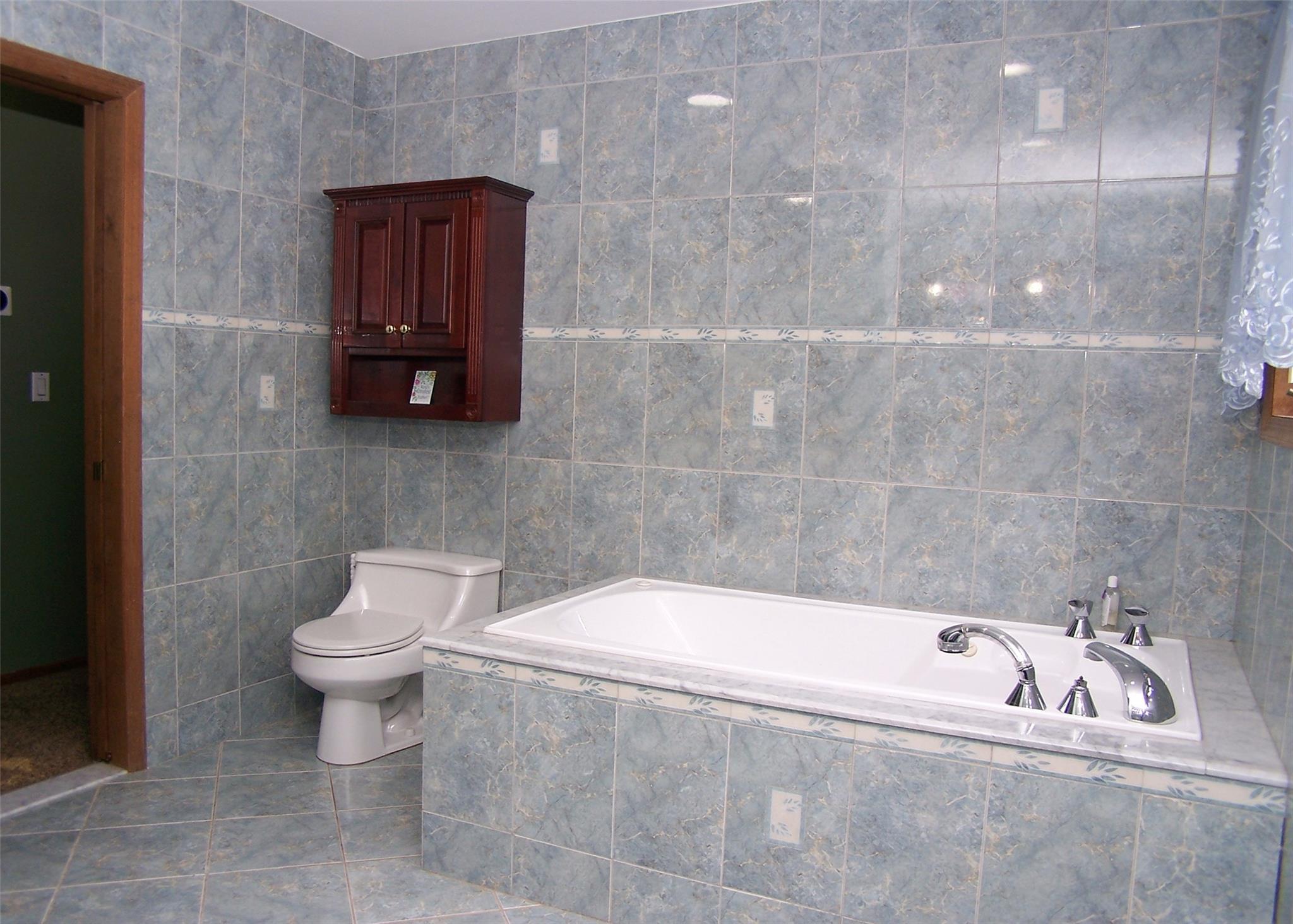 10 Deer Path, Shirley, New York image 20