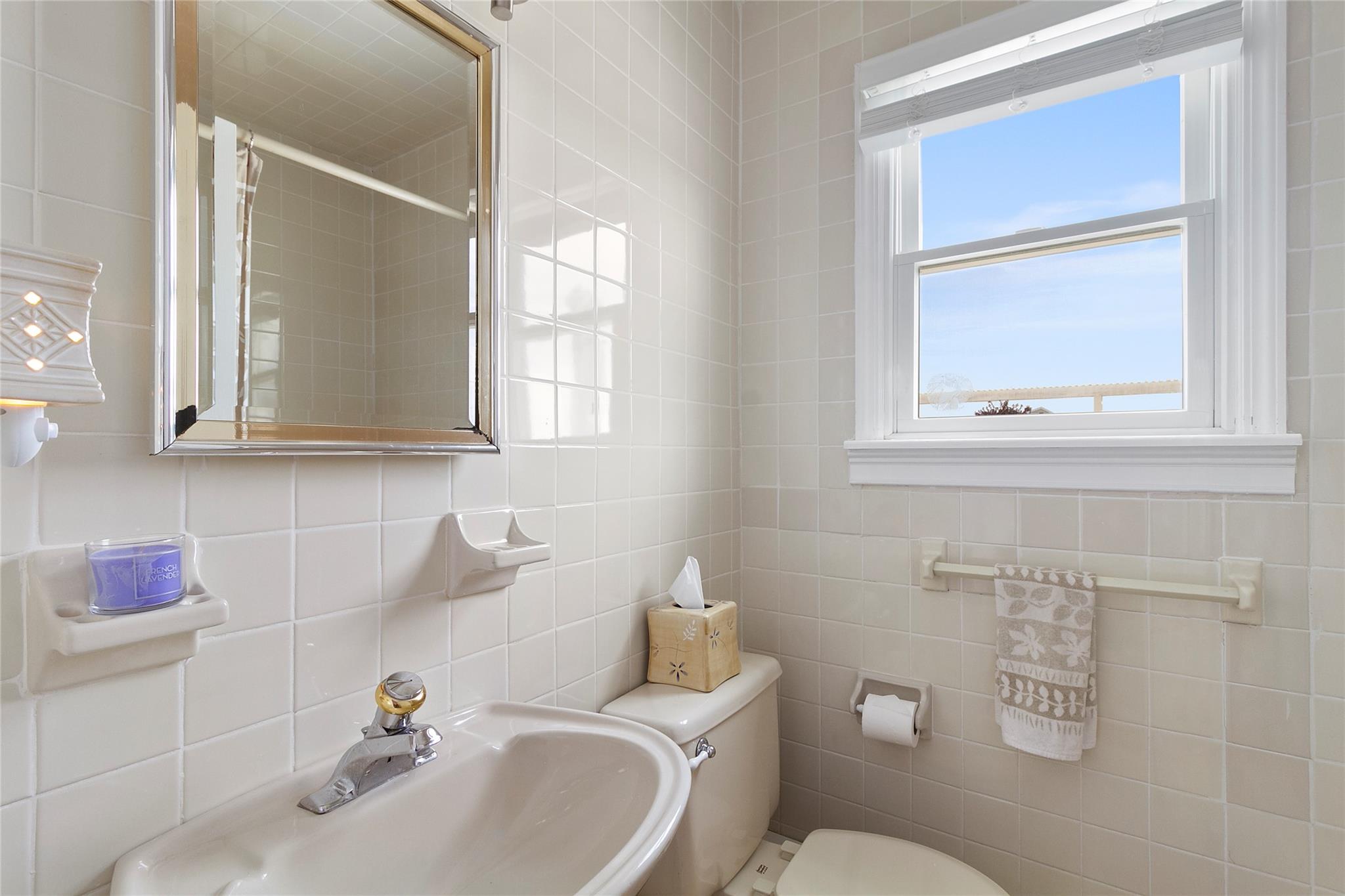 1 Rebadam Lane, Southampton, New York image 16