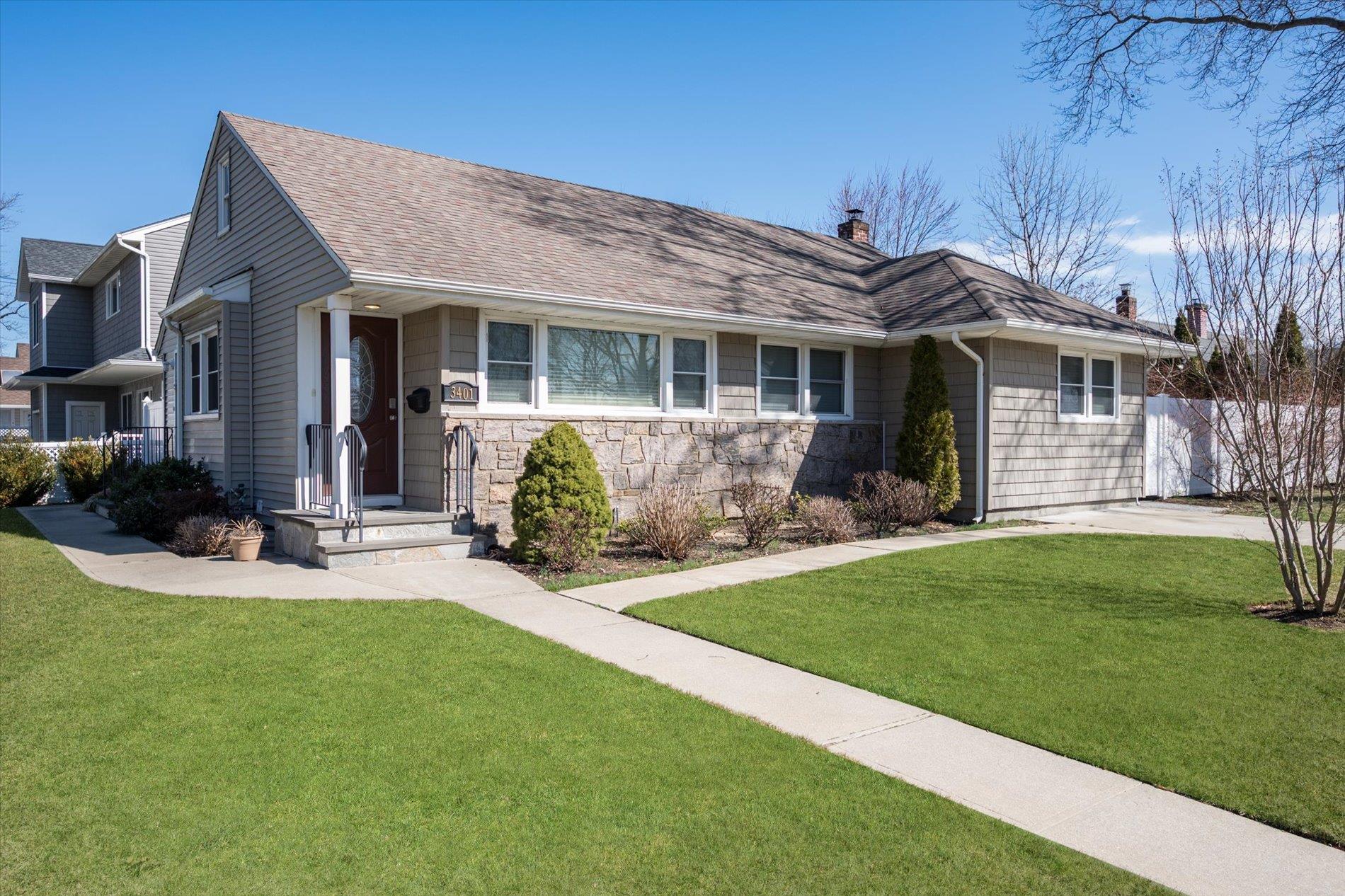 3401 Hawthorne Drive, Wantagh, New York image 3