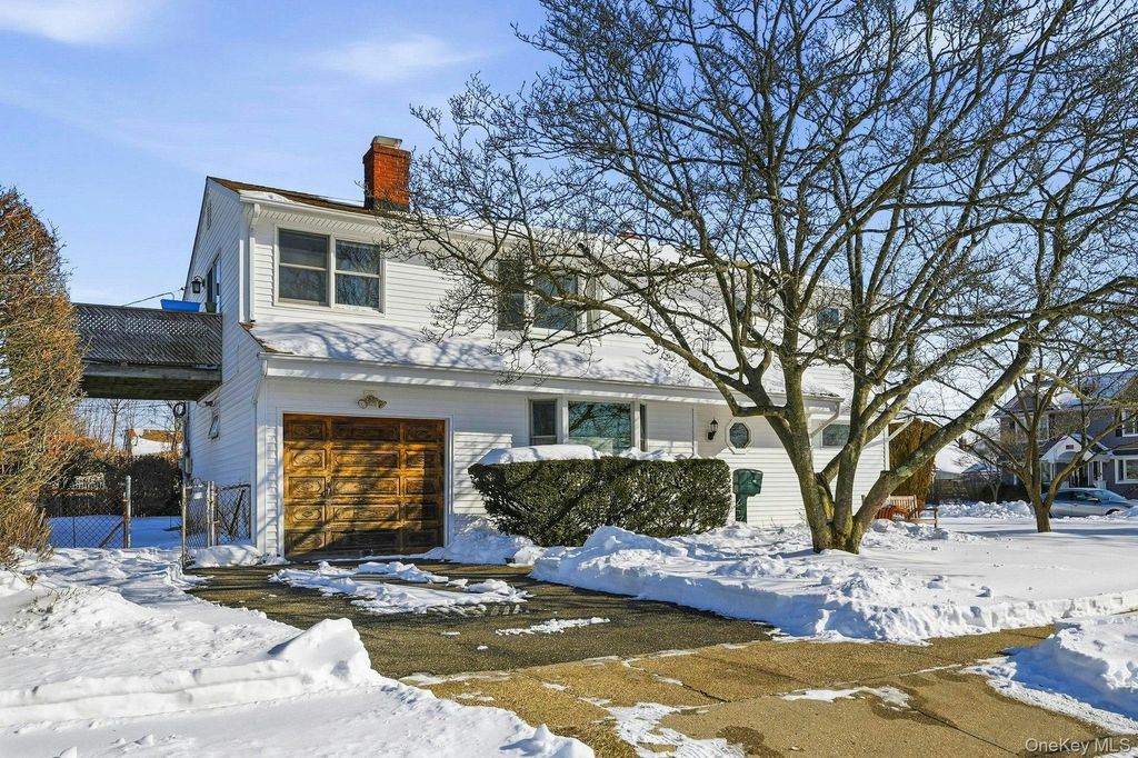 Photo of 111 King Street, Hicksville, NY 11801 (MLS # 957679)