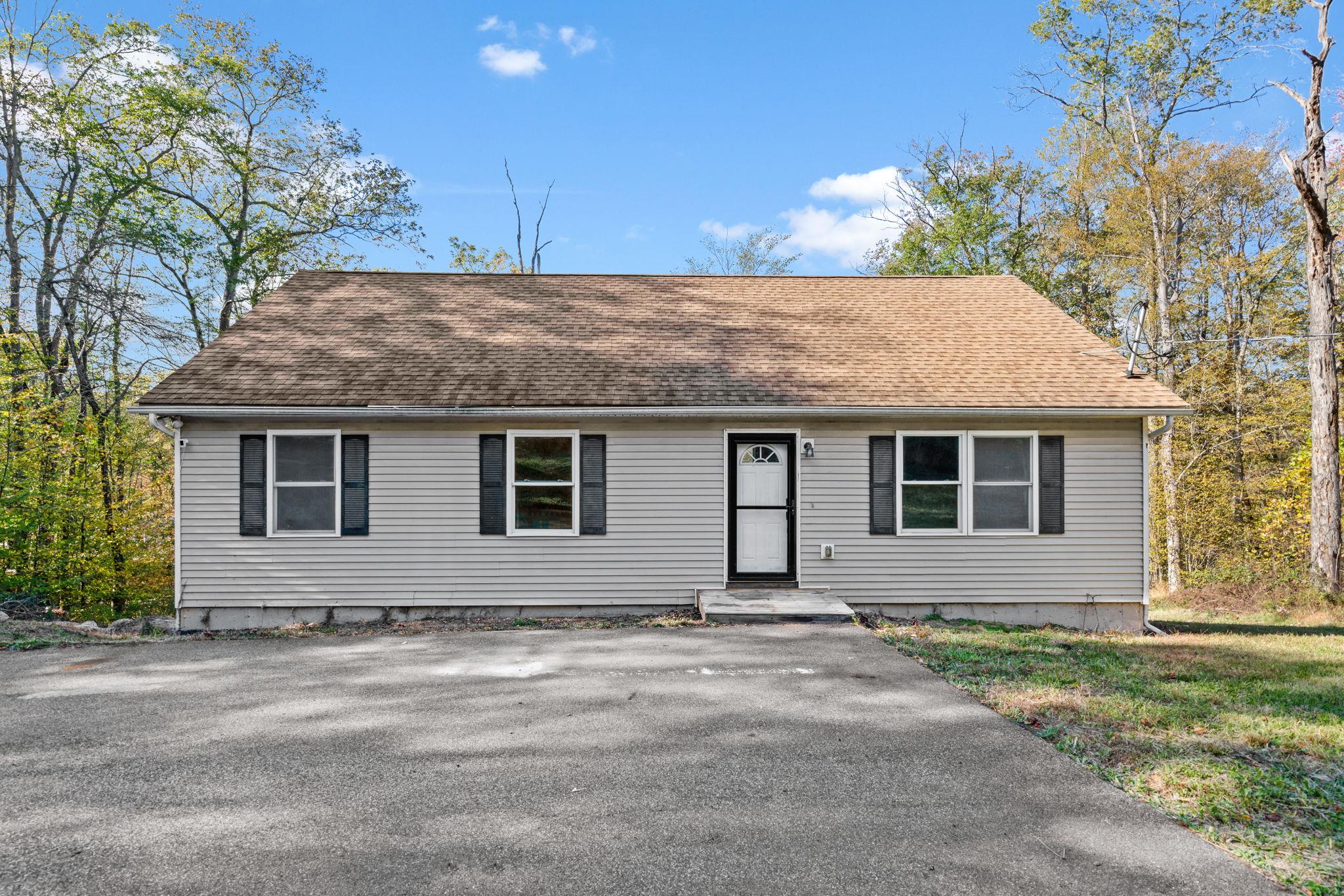 647 Lakewood Road, Pine Bush, New York image 1