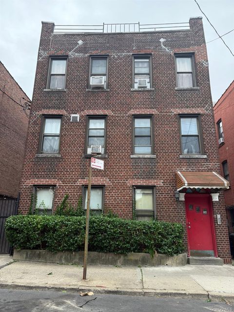 822 E 219th Street Bronx NY 10467