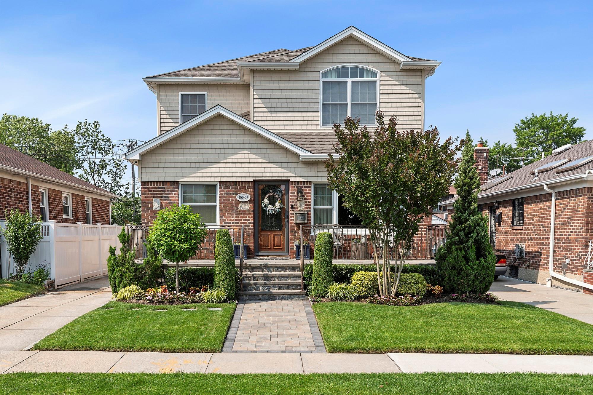 22nd Avenue, Whitestone, Queens, NY - 3 Bedrooms  
3 Bathrooms  
13 Rooms - 