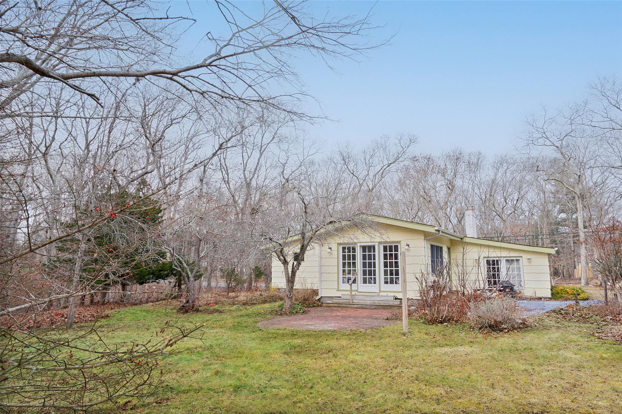 104 Pembroke Drive, Springs, New York image 6