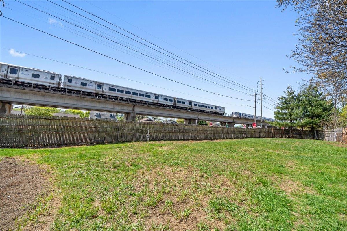 13 N Fulton Avenue, Lindenhurst, New York image 30