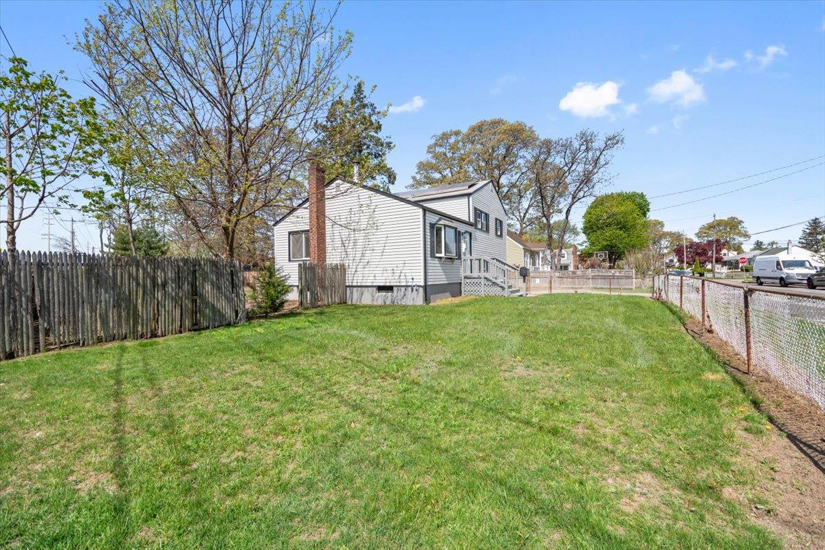 13 N Fulton Avenue, Lindenhurst, New York image 33