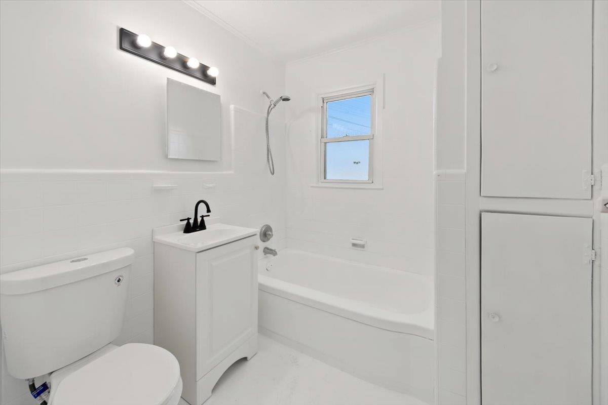 13 N Fulton Avenue, Lindenhurst, New York image 19