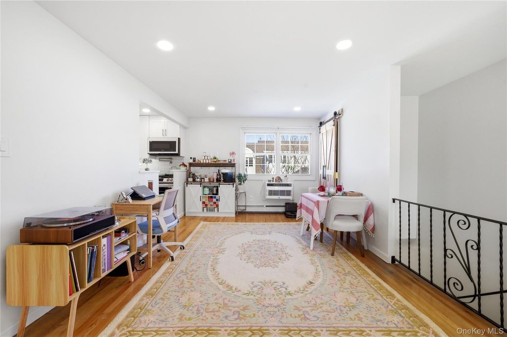 Photo of 4743 Wilshire Lane #4743, Oakdale, NY 11769 (MLS # 965268)