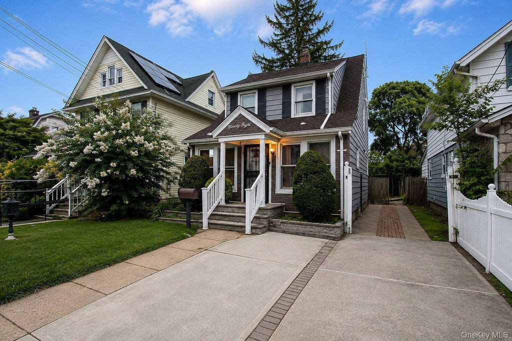 Photo of 98 Willow Avenue, Hempstead, NY 11550 (MLS # 1057744)
