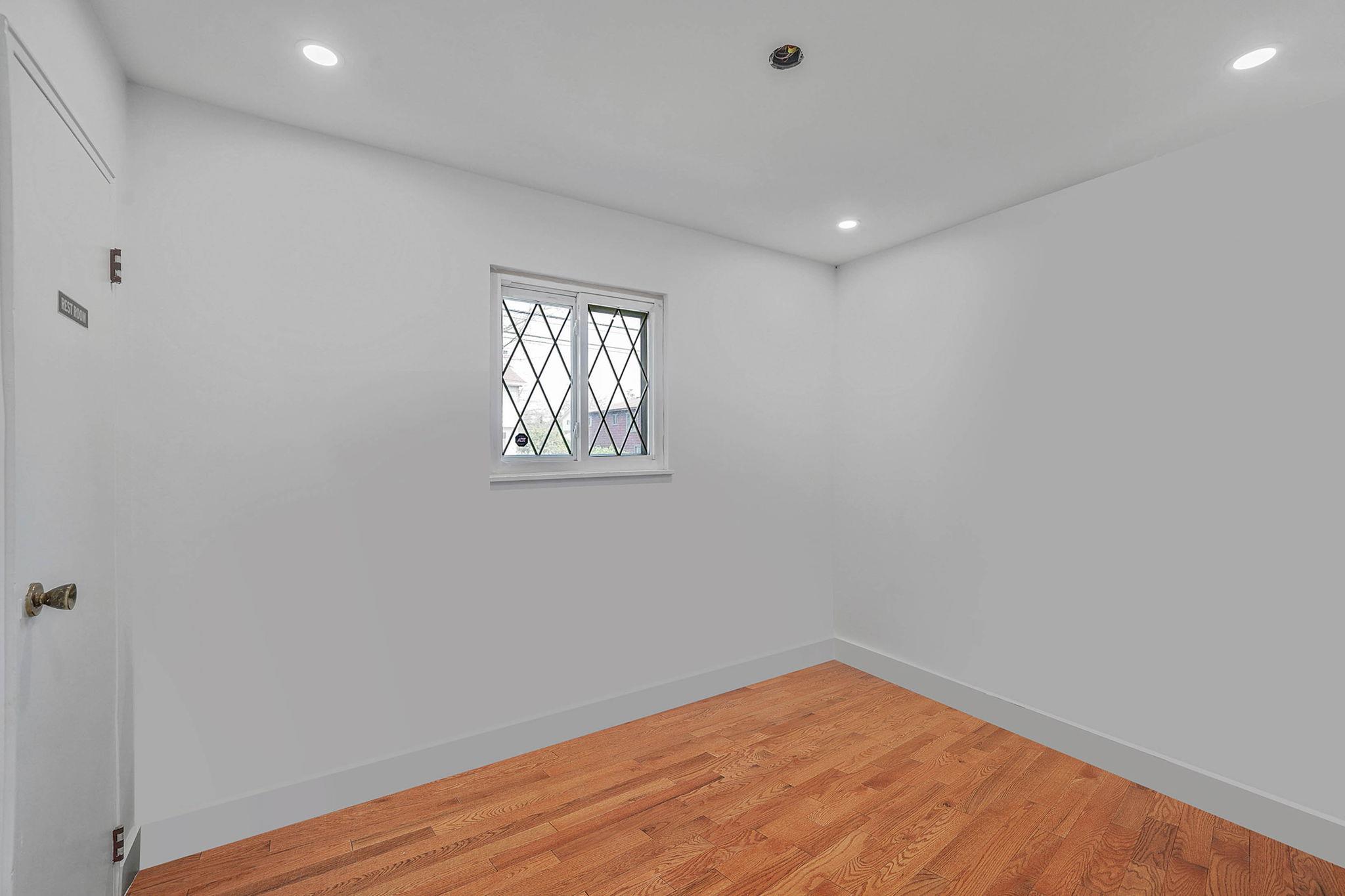 808 Windmill Avenue, West Babylon, New York image 10