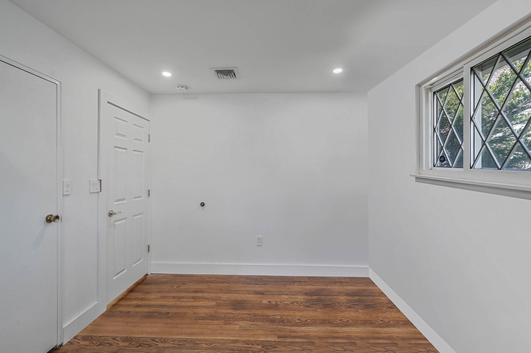 808 Windmill Avenue, West Babylon, New York image 13