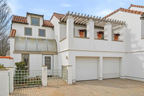 Homes For Sale - 13 Kassel Court<br/> Mamaroneck, NY 10543