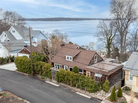 175 Taft Crescent Centerport NY 11721