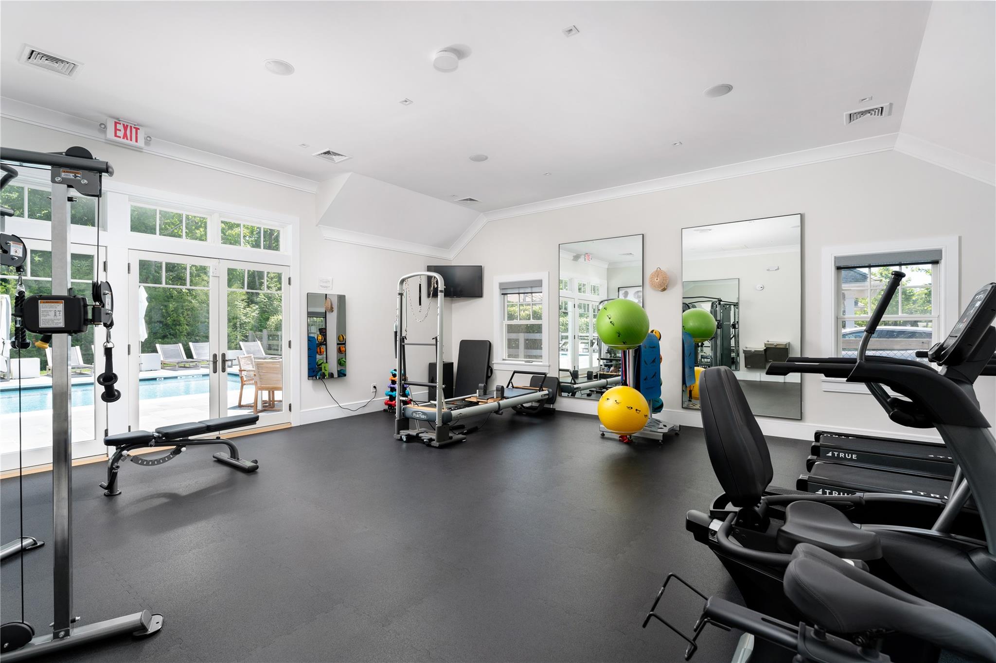 101 Hill Street #8, Southampton, New York image 35