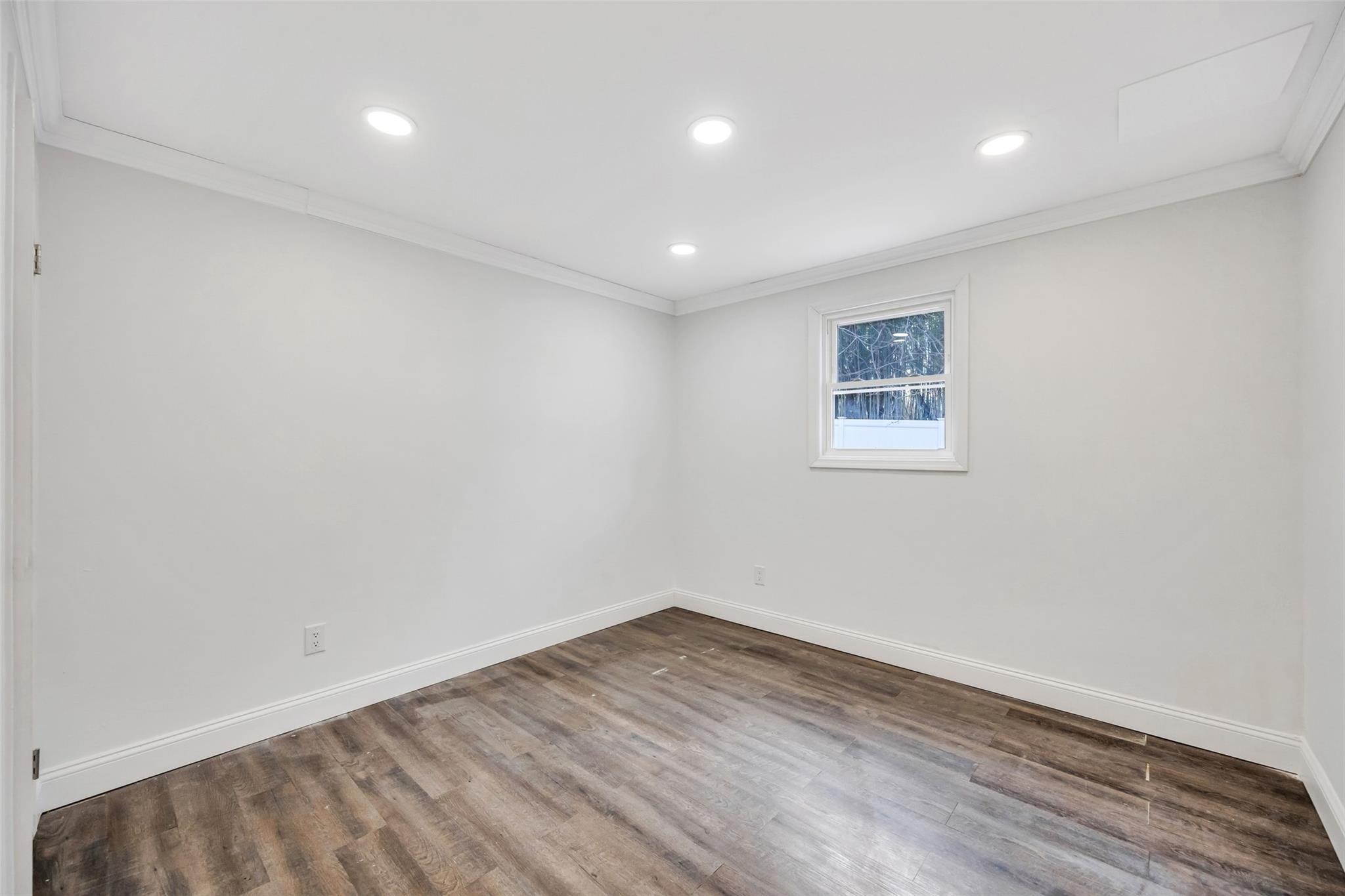24 1st Court, Ronkonkoma, New York image 37