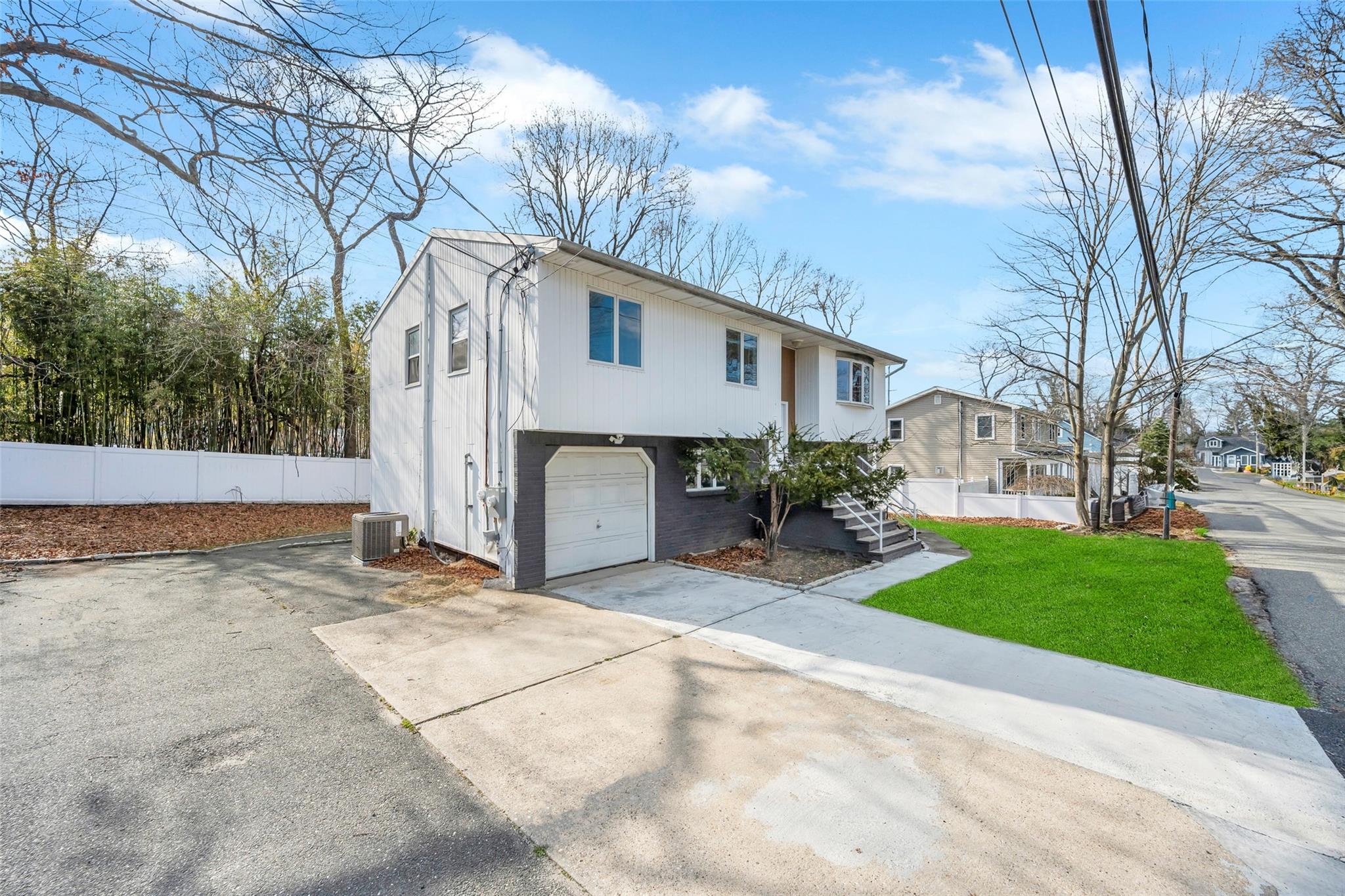 24 1st Court, Ronkonkoma, New York image 3