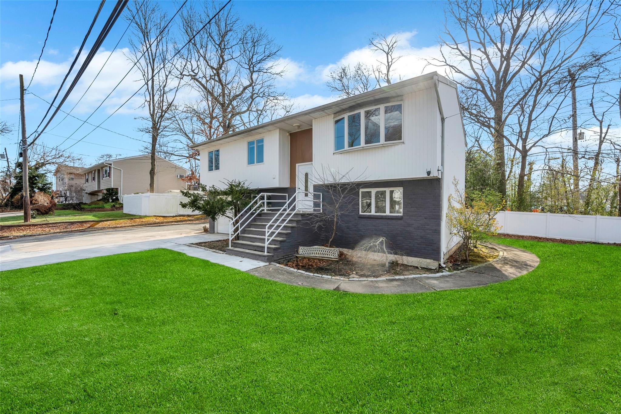 24 1st Court, Ronkonkoma, New York image 2