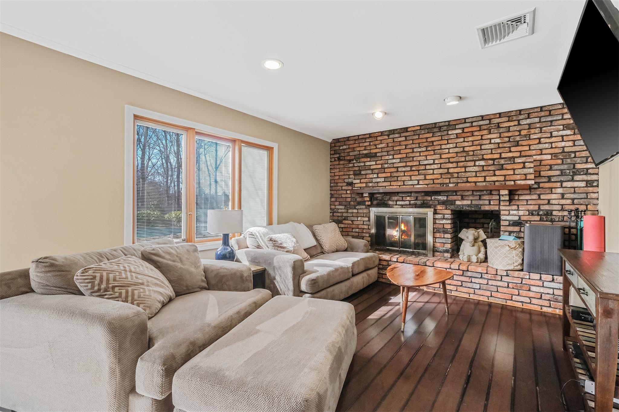 2 Biscayne Drive, Mount Sinai, New York image 6