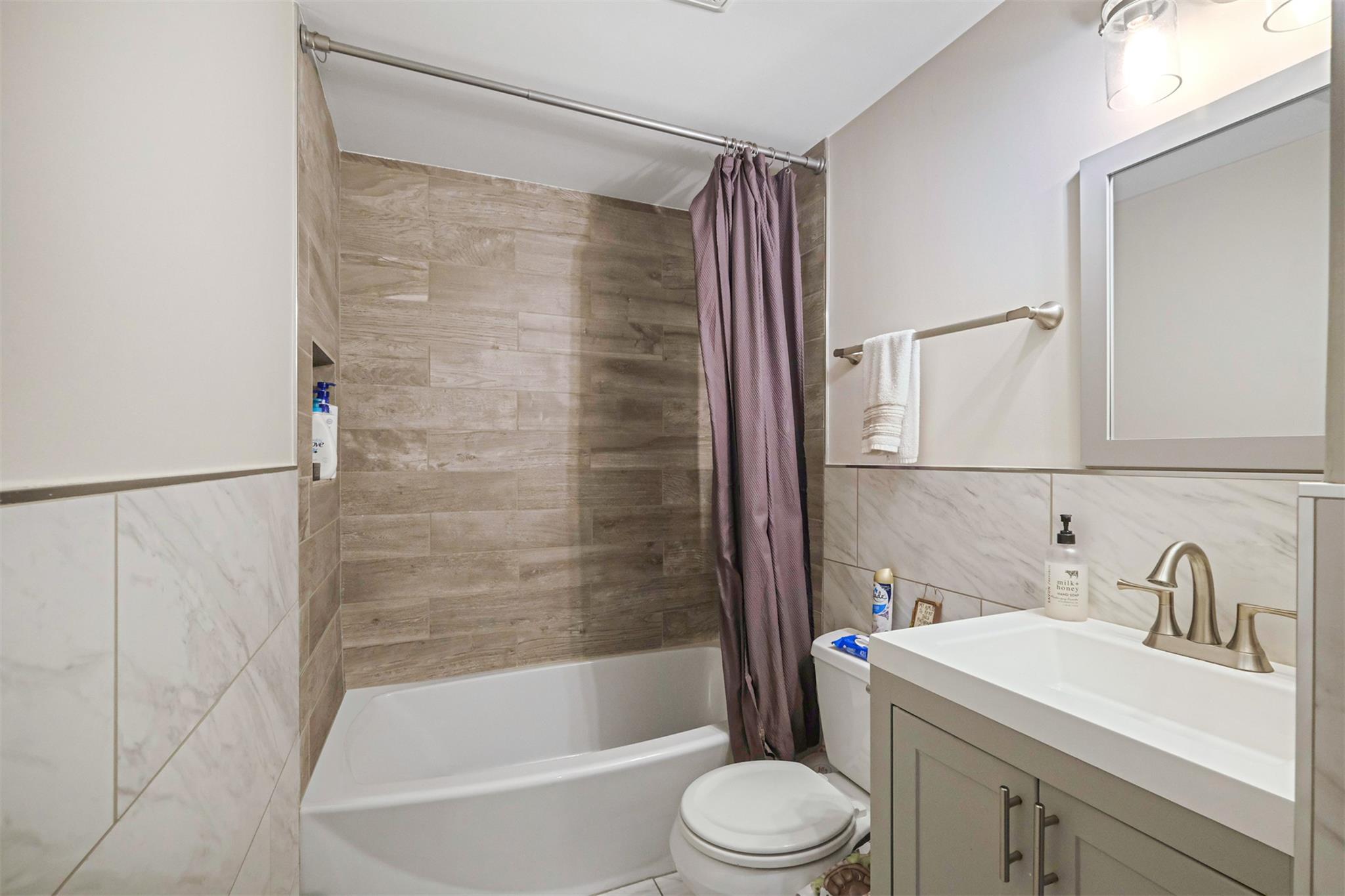 2 Biscayne Drive, Mount Sinai, New York image 17