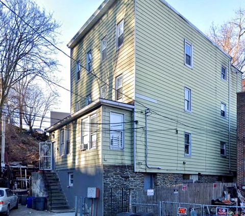 Photo of 237 Willow Street, Yonkers, NY 10701 (MLS # 961358)