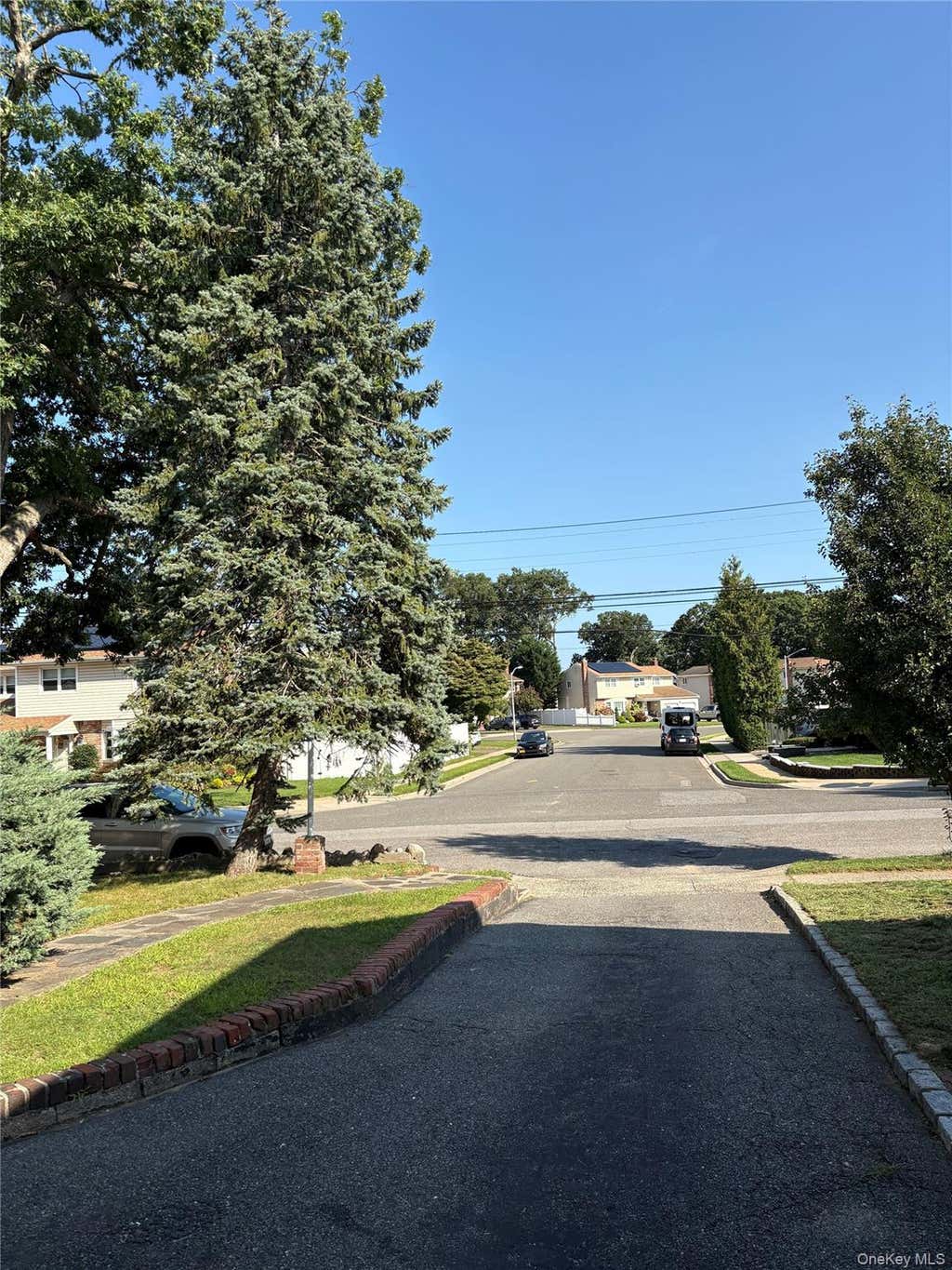Photo of 1975 Lenox Avenue, East Meadow, NY 11554 (MLS # 1043594)