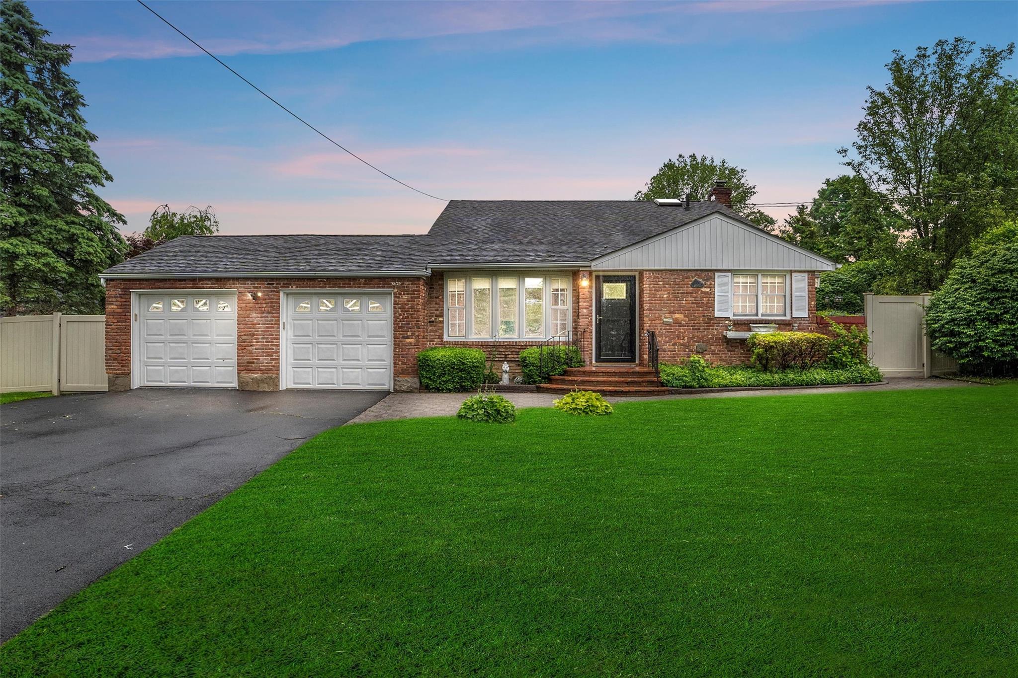Property for Sale at Lorelei Drive, Yorktown Heights, New York - Bedrooms: 3 
Bathrooms: 1 
Rooms: 8  - $600,000